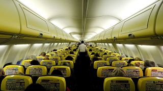 Übelkeit an Bord: 33 Ryanair-Passagiere untersucht