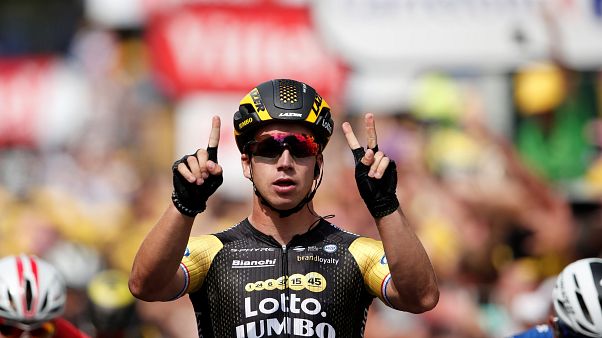 Etappensieger Dylan Groenewegen bei der Zieldurchfahrt Etappensieger Dylan Groenewegen bei der Zieldurchfahrt
