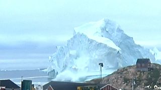 Riesen-Eiswürfel bedroht Dorf in Grönland