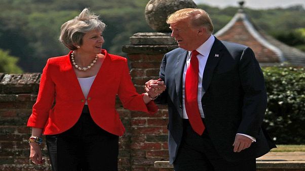 Trump'tan May'e Brexit tavsiyesi: "AB'yi dava edin" Trump'tan May'e Brexit tavsiyesi: "AB'yi dava edin"