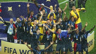 المنتخب الفرنسي يتوج بلقب كأس العالم للمرة الثانية في تاريخه