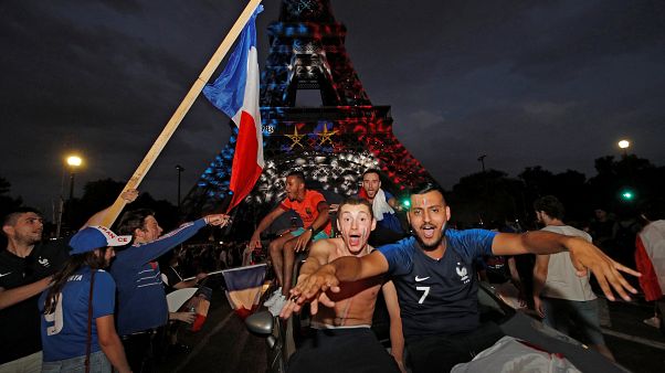 França rejubila com título mundial França rejubila com título mundial