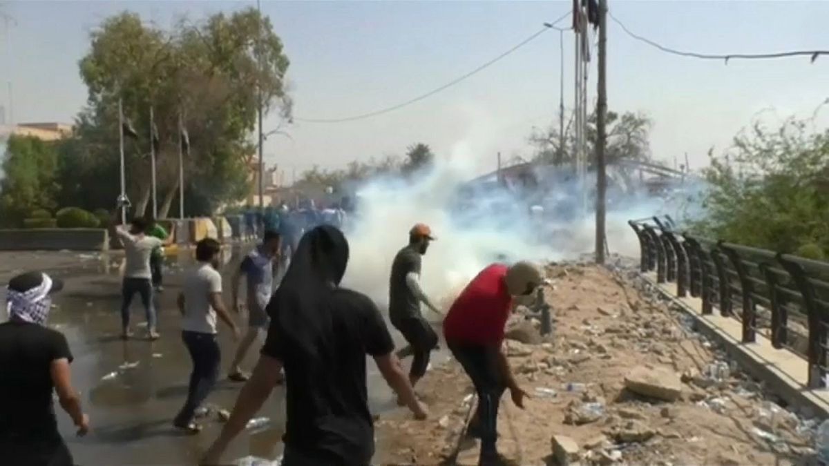 مقتل متظاهرين مع تصاعد الاحتجاجات في جنوب العراق 
