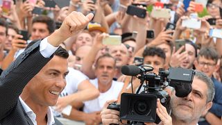 Superstar Ronaldo bei Juventus Turin eingetroffen