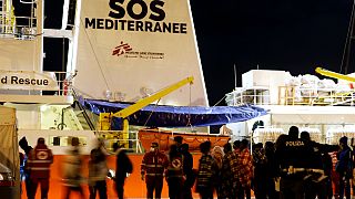  کمیسیون اروپا در پی یافتن راه حل سریع برای بحران پناهجویان سرگردان در دریا