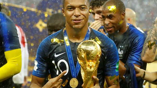 A 19 éves francia VB-győztes 150 millió forintját mozgássérült gyerekeknek adja A 19 éves francia VB-győztes 150 millió forintját mozgássérült gyerekeknek adja