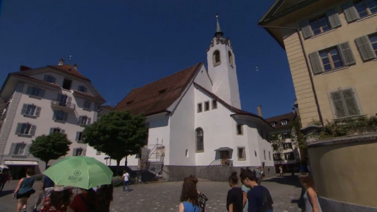 Luzerner Kirchturm spielt Klingeltöne ab