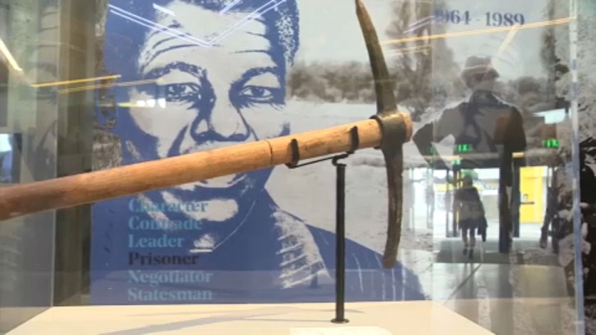Una exposición conmemora el centenario de Nelson Mandela