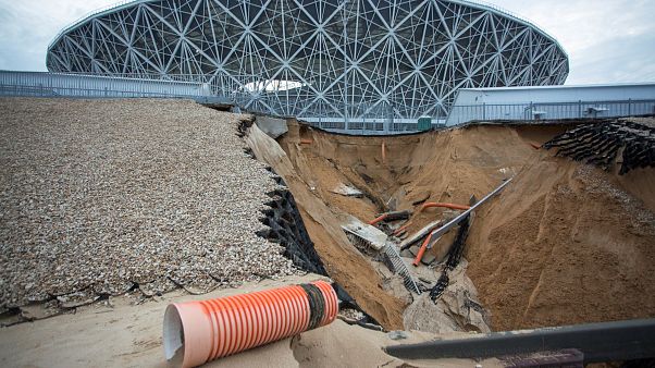 Schwer mitgenommen von einem Erdrutsch: Das Stadion in Wolgograd Schwer mitgenommen von einem Erdrutsch: Das Stadion in Wolgograd