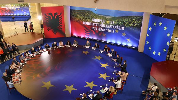 Έπαινοι και παραινέσεις από τον Γιοχάνες Χαν Έπαινοι και παραινέσεις από τον Γιοχάνες Χαν