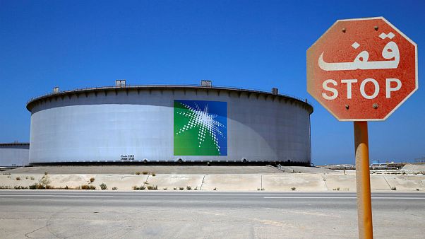 اظهارات متناقض درباره آتشسوزی پالایشگاه شرکت نفت عربستان در ریاض اظهارات متناقض درباره آتشسوزی پالایشگاه شرکت نفت عربستان در ریاض