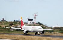 Un avión de Iberia en el aeropuerto de Lisboa