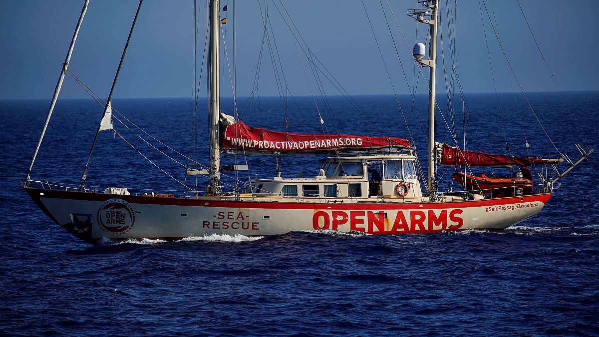 ‘Open Arms’ migrant rescue boat heads for Spain amid row with Italy