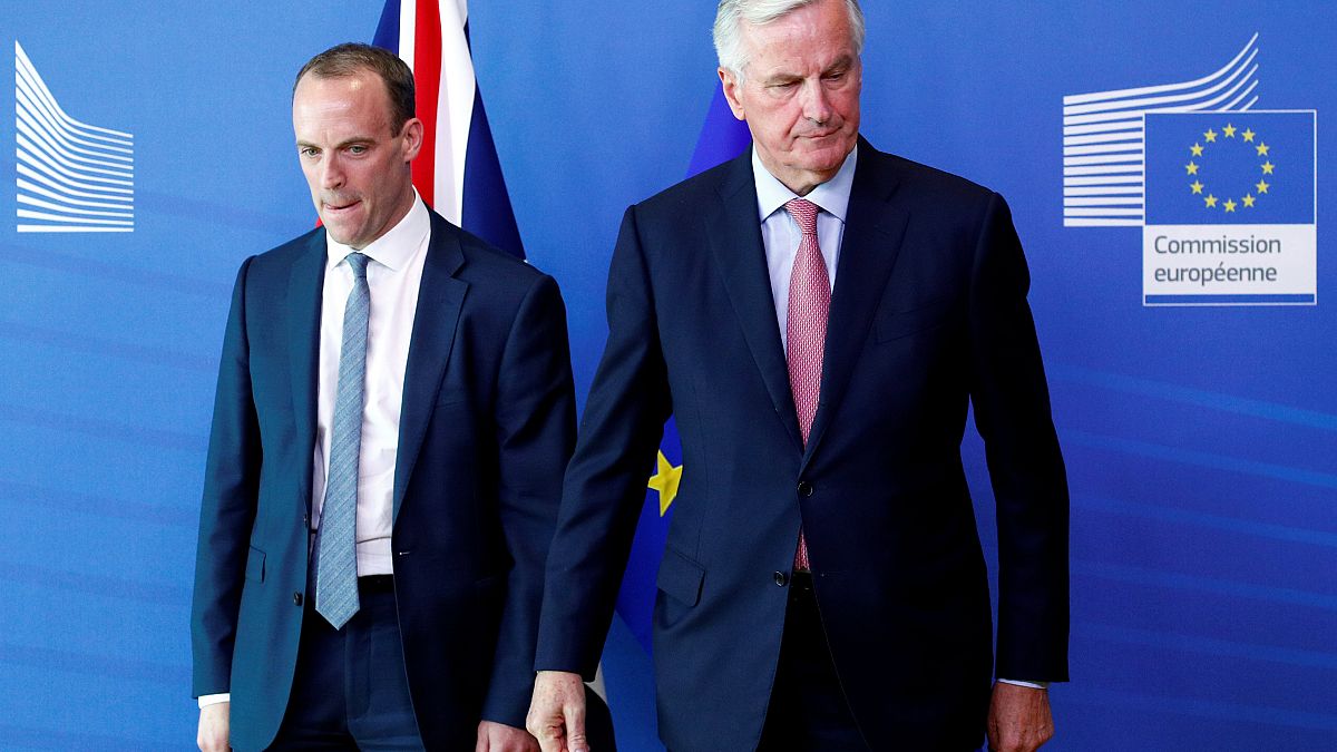 وزير شؤون البركسيت، دومينيك راب ، وميشيل بارنييه، كبير المفاوضين الأوروبيين