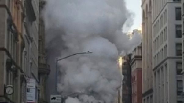 Взрыв паровой трубы в Ньй-Йорке: пострадавших нет Взрыв паровой трубы в Ньй-Йорке: пострадавших нет