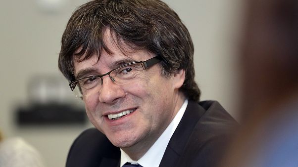 Puigdemont: egyelőre nem viszik haza a volt katalán elnököt Puigdemont: egyelőre nem viszik haza a volt katalán elnököt