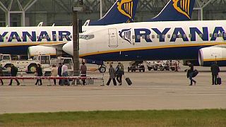 Fomento obliga a Ryanair a operar el 100% de los vuelos a las islas durante la huelga