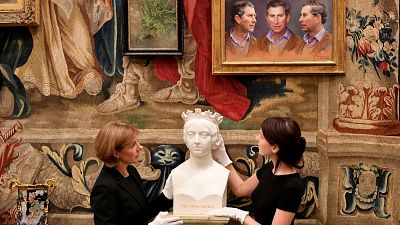 Príncipe Carlos faz curadoria de exposição no Palácio de Buckingham