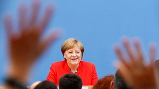 Merkel: Az lenne a normális, ha az amerikai és az orosz elnök gyakran beszélgetne