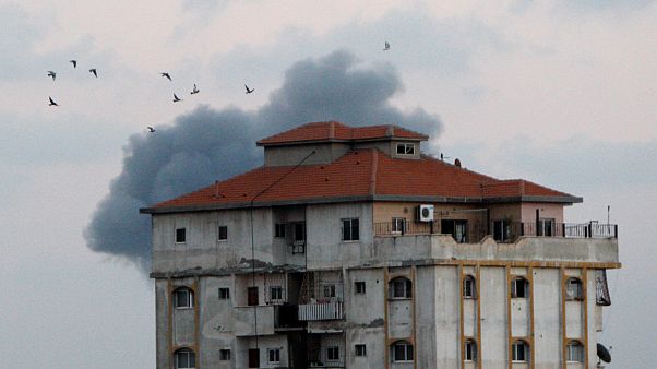 Cannonate e raid aerei israeliani su Gaza, almeno 5 morti Cannonate e raid aerei israeliani su Gaza, almeno 5 morti