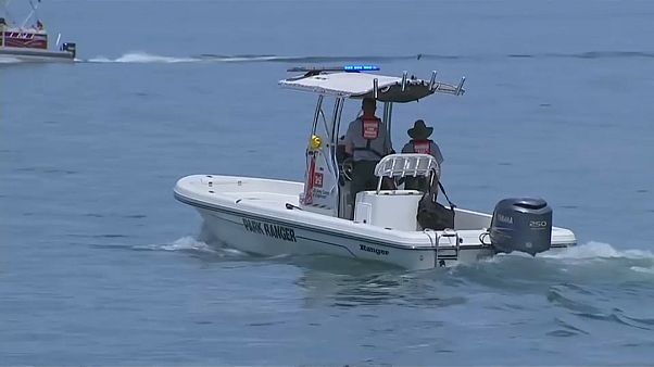 US tourist boat capsizes in storm, killing 17 US tourist boat capsizes in storm, killing 17