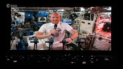 Musica: i Kraftwerk duettano con un astronauta nello spazio