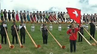 Kétszáz kürtös egyszerre fújta Svájcban