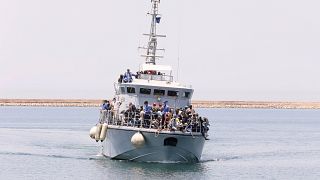 سفينة تحمل مهاجرين على متنها قبالة الشواطئ الليبية