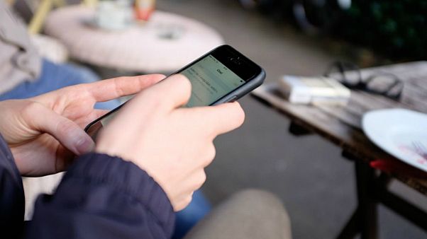 امواج تلفن همراه میتواند عملکرد حافظه نوجوانان را تحت تاثیر قرار دهد امواج تلفن همراه میتواند عملکرد حافظه نوجوانان را تحت تاثیر قرار دهد
