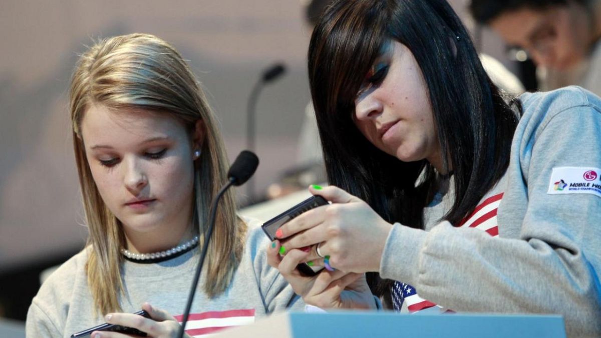 Smartphone use may affect teenagers’ memory, new study reveals