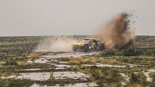 Día de barro y caos en la tercera etapa del rally Silk Way