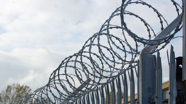 Избиения в ярославской колонии: первые задержания и побег адвоката Избиения в ярославской колонии: первые задержания и побег адвоката