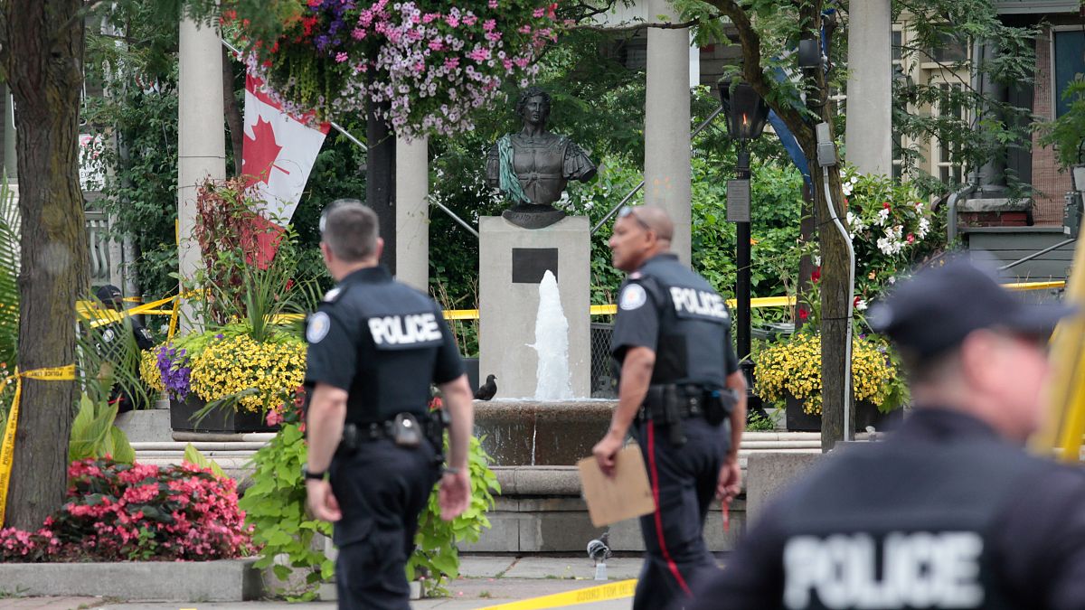  اعتقال رجل بعد هجوم بسكين قرب البرلمان في كندا