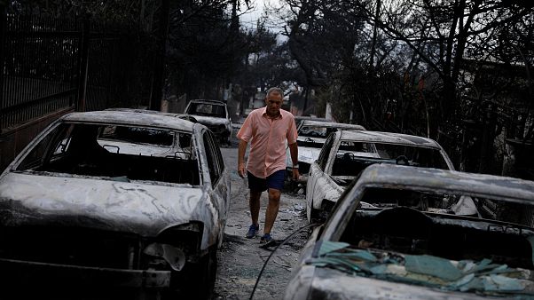 Grèce : au moins 70 morts dans les feux Grèce : au moins 70 morts dans les feux