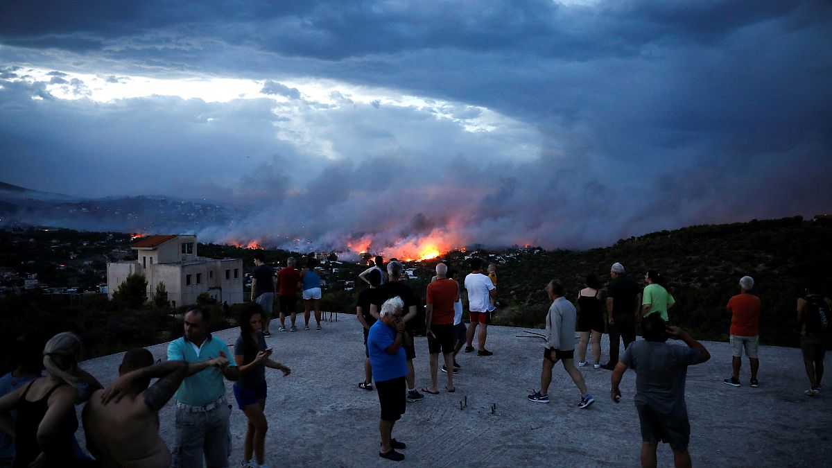 "Wie Pompeji": Mehr als 50 Tote durch Feuer bei Athen
