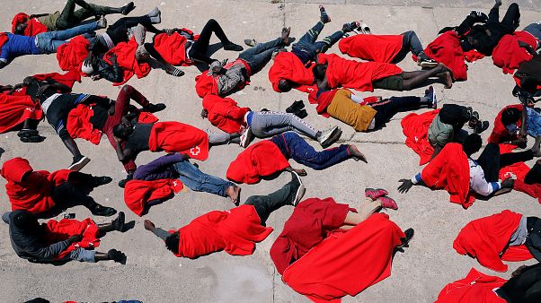 La Comisión Europea ofrece dinero a cambio de acoger centros para inmigrantes La Comisión Europea ofrece dinero a cambio de acoger centros para inmigrantes
