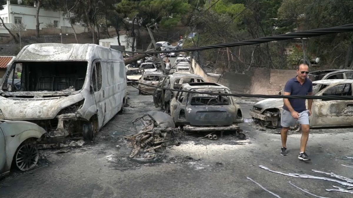 Yunanistan yangını: Kayalıklarda yolu kaybedince can verdiler