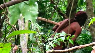 شاهد : العثور على "طرزان الأمازون" بعد 22 عاماً من إبادة قبيلته