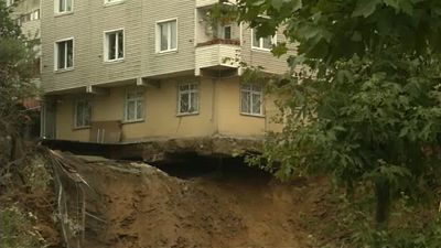 Watch: a four-storey building collapse after a landslide