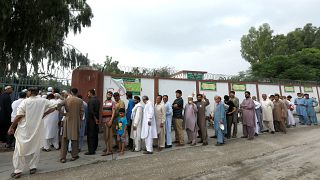 Pakistan'da genel seçimler kanlı başladı: Ölü sayısı en az 28