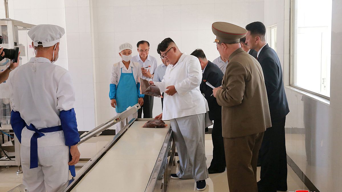 كيم جونغ أون يطالب بتحسين تغذية الجنود