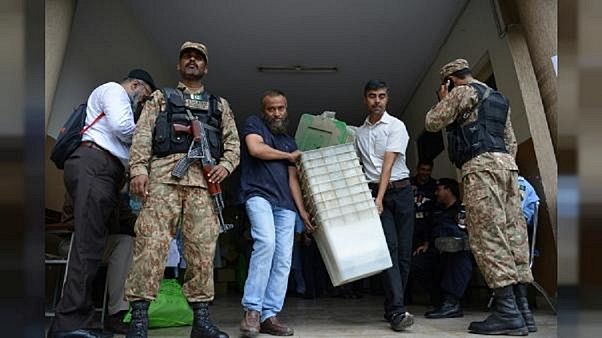 Pakistan al voto: giorno storico Pakistan al voto: giorno storico