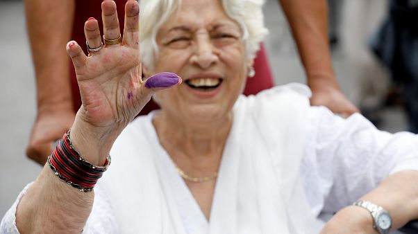 Στις κάλπες προσέρχονται δεκάδες εκατομμύρια Πακιστανοί Στις κάλπες προσέρχονται δεκάδες εκατομμύρια Πακιστανοί