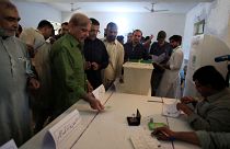 بدء التصويت في الانتخابات البرلمانية في باكستان