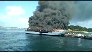 Cinco heridos graves al incendiarse un barco turístico en Galicia