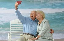 پارادوکس سالخوردگی؛ با افزایش سن شادتر خواهیم شد