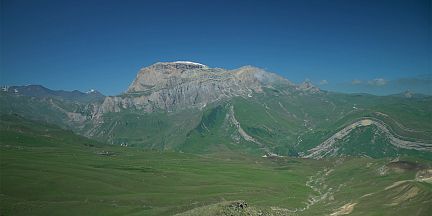 Discover the Shahdag mountain and the Greater Caucasus range