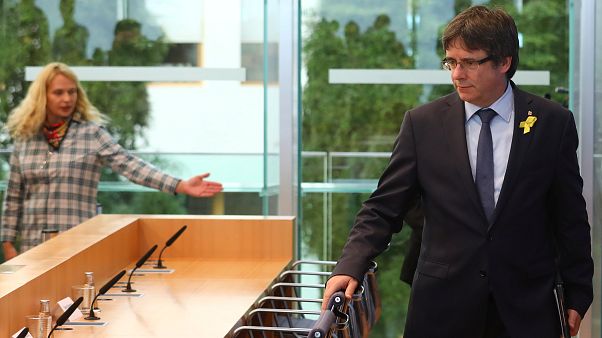 Puigdemont regressa à Bélgica este fim-de-semana Puigdemont regressa à Bélgica este fim-de-semana