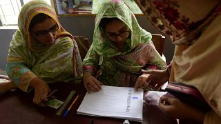Pakistan'da sandıklar kapandı, oy sayımı başladı