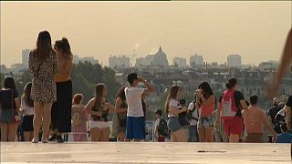 Francia: allerta per caldo e smog a Parigi, alte temperature fino a venerdì